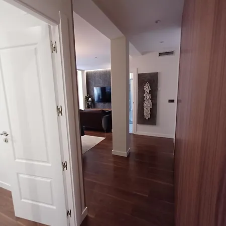 Apartment Con Garaje En